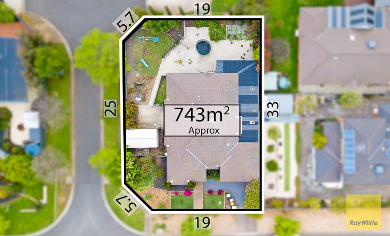 Photo - 4 Aberdeen Way, Tarneit VIC 3029 - Image 3