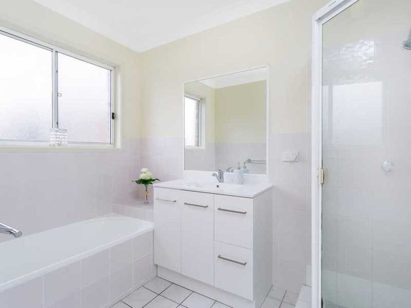 Photo - 4 Abete Ct , Nerang QLD 4211 - Image 10