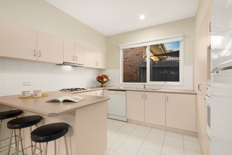 Photo - 4 Abrahams Court, Burwood VIC 3125 - Image 5