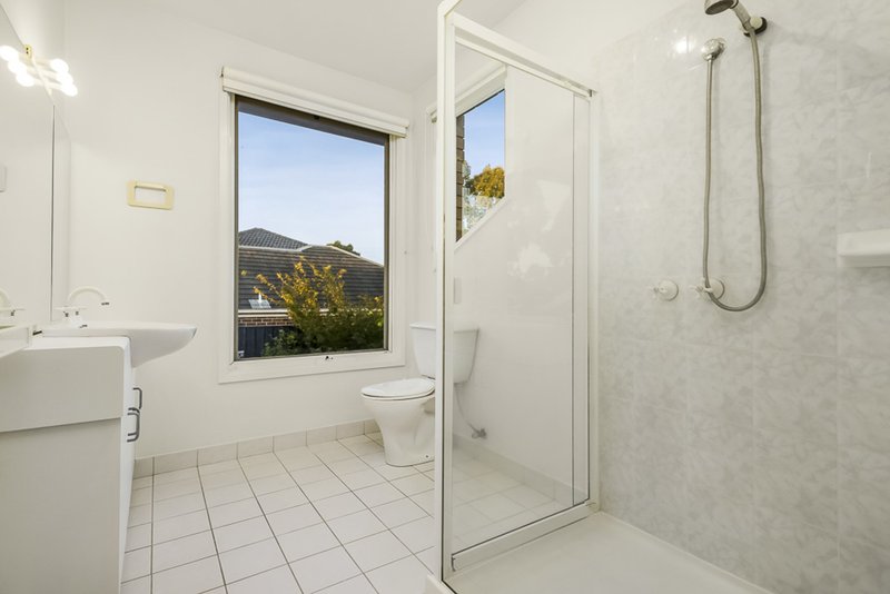 Photo - 4 Abrahams Court, Burwood VIC 3125 - Image 8