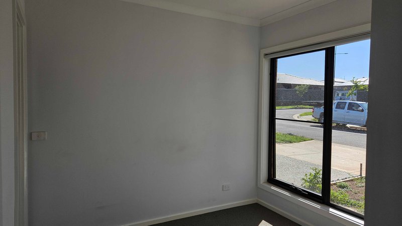 Photo - 4 Abu Road, Truganina VIC 3029 - Image 3