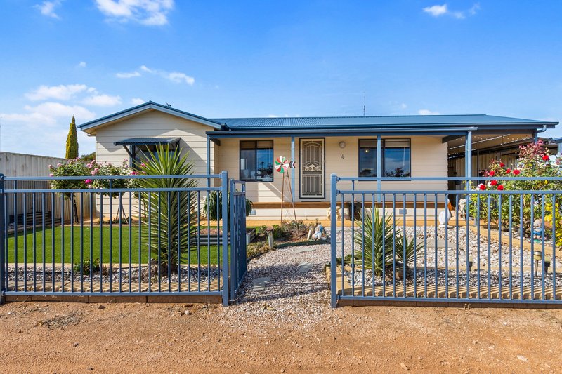 Photo - 4 Adelaide Street, Wallaroo SA 5556 - Image 2