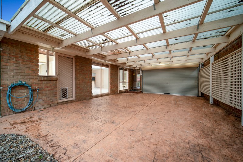 Photo - 4 Adelong Court, Berwick VIC 3806 - Image 14