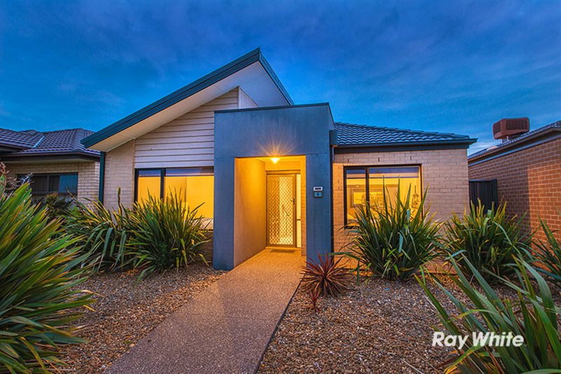 4 Agathis Alley, Cranbourne North VIC 3977