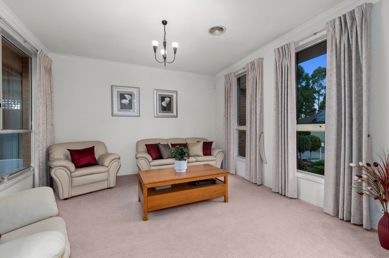 Photo - 4 Alain Avenue, South Morang VIC 3752 - Image 8