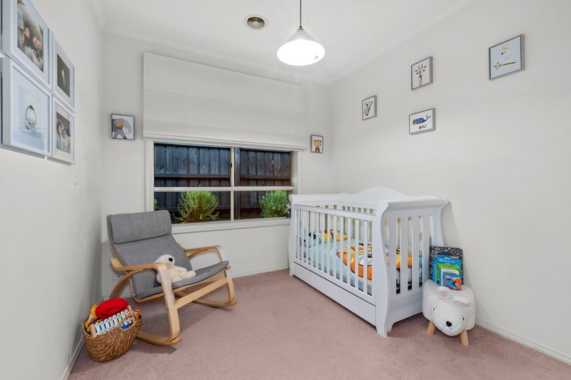 Photo - 4 Alain Avenue, South Morang VIC 3752 - Image 11