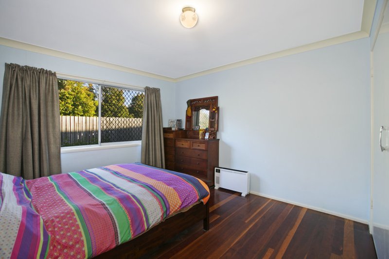 Photo - 4 Alamine Street, Holland Park QLD 4121 - Image 12