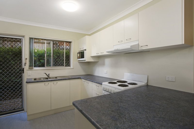 Photo - 4 Alamine Street, Holland Park QLD 4121 - Image 16