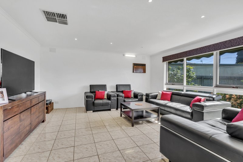 Photo - 4 Albany Court, Campbellfield VIC 3061 - Image 3