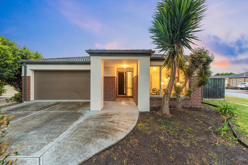 4 Albany Crescent, Pakenham VIC 3810