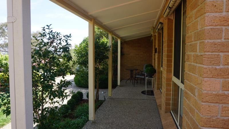 Photo - 4 Alder Close, Jerrabomberra NSW 2619 - Image 3