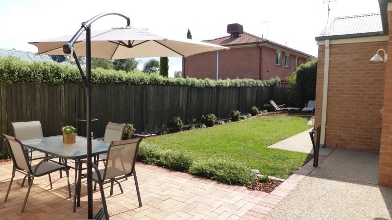 Photo - 4 Alder Close, Jerrabomberra NSW 2619 - Image 8