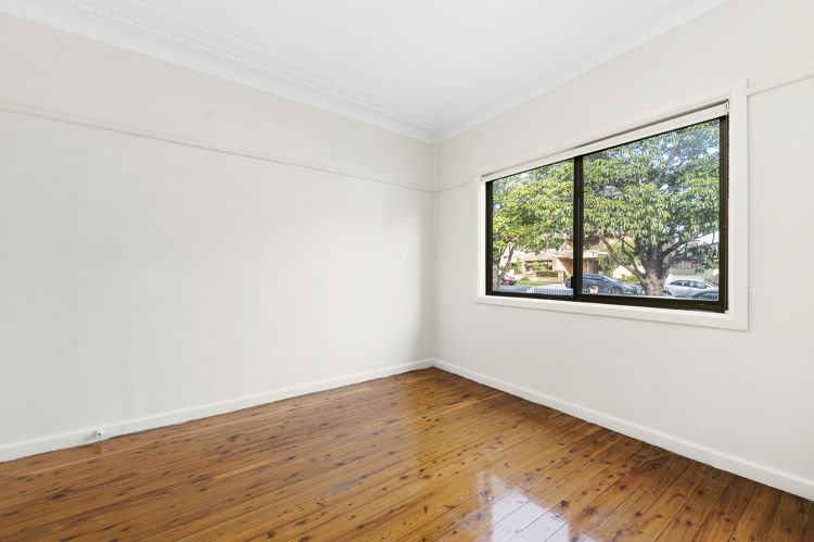 Photo - 4 Alderney Road, Merrylands NSW 2160 - Image 5