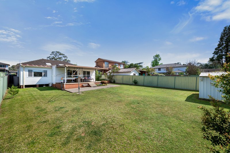 Photo - 4 Alexander Crescent, Macquarie Fields NSW 2564 - Image 12