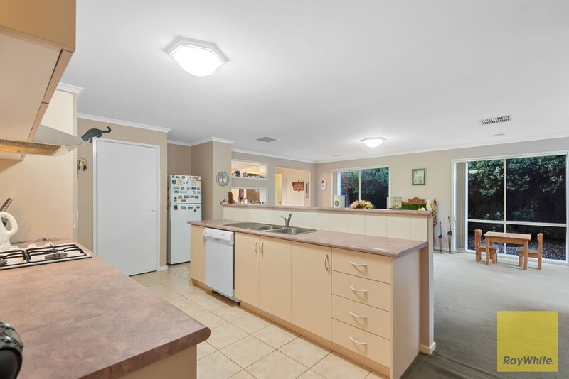 Photo - 4 Alfred Park Drive, Tarneit VIC 3029 - Image 12