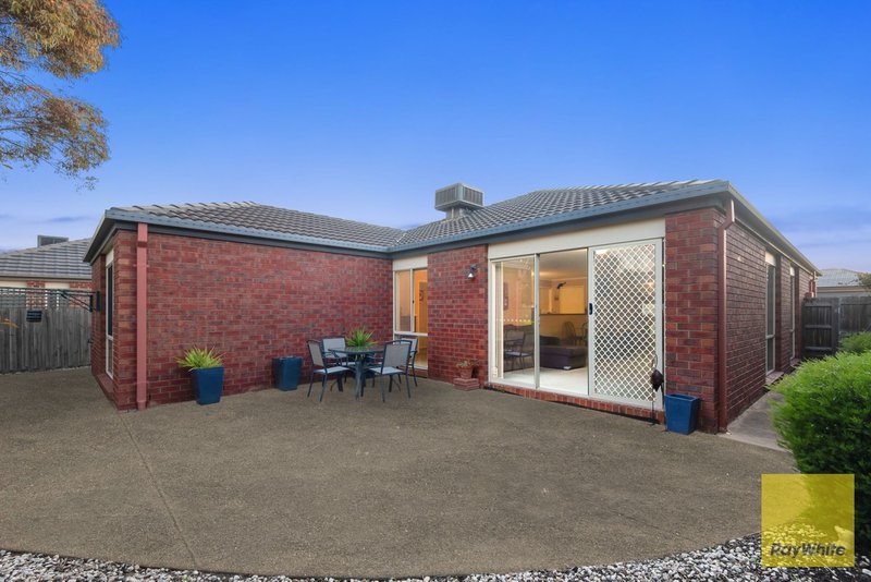 Photo - 4 Alfred Park Drive, Tarneit VIC 3029 - Image 15