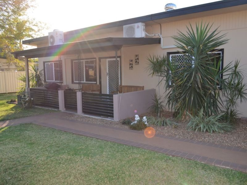 Photo - 4 Alfred Street, Mount Isa QLD 4825 - Image 2