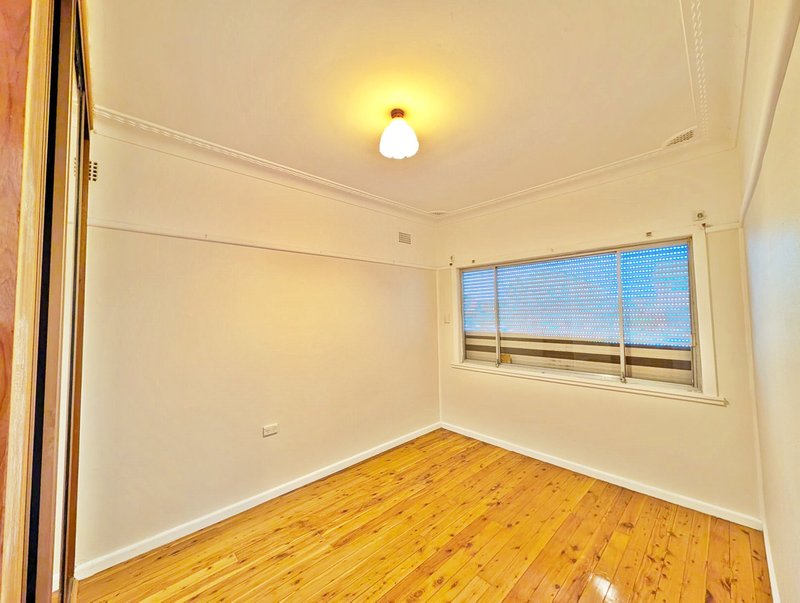 Photo - 4 Allenby Street, Canley Heights NSW 2166 - Image 7