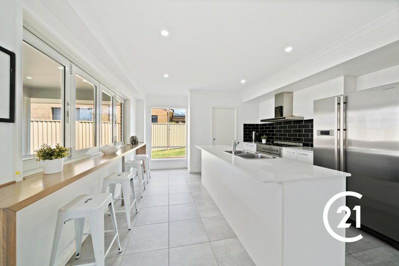 Photo - 4 Alliance Avenue, Revesby NSW 2212 - Image 3