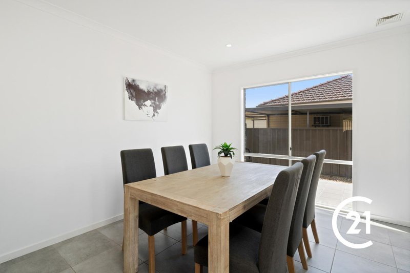 Photo - 4 Alliance Avenue, Revesby NSW 2212 - Image 5