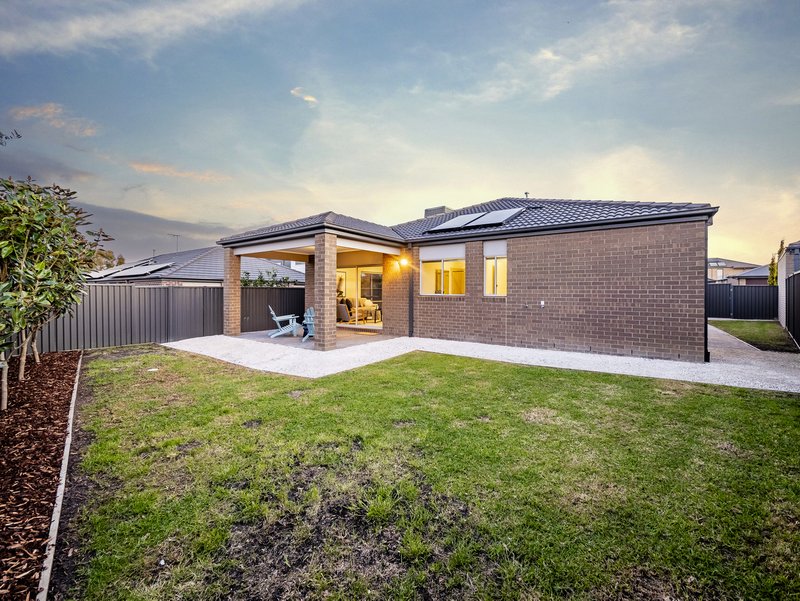 Photo - 4 Almondbank Road, Cranbourne East VIC 3977 - Image 29