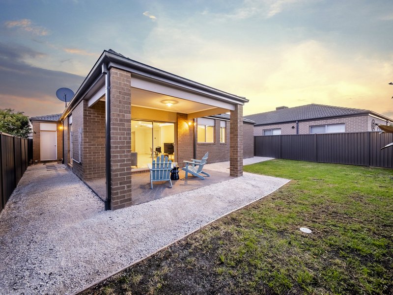 Photo - 4 Almondbank Road, Cranbourne East VIC 3977 - Image 32