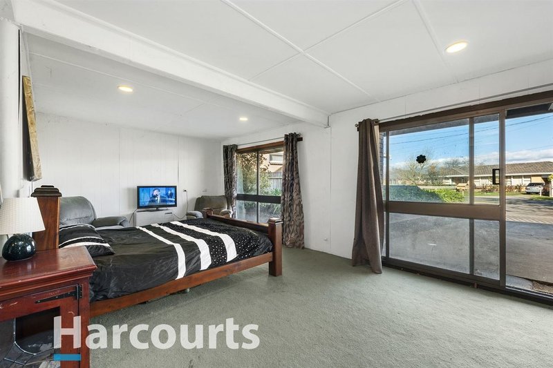 Photo - 4 Almurta Street, Alfredton VIC 3350 - Image 2