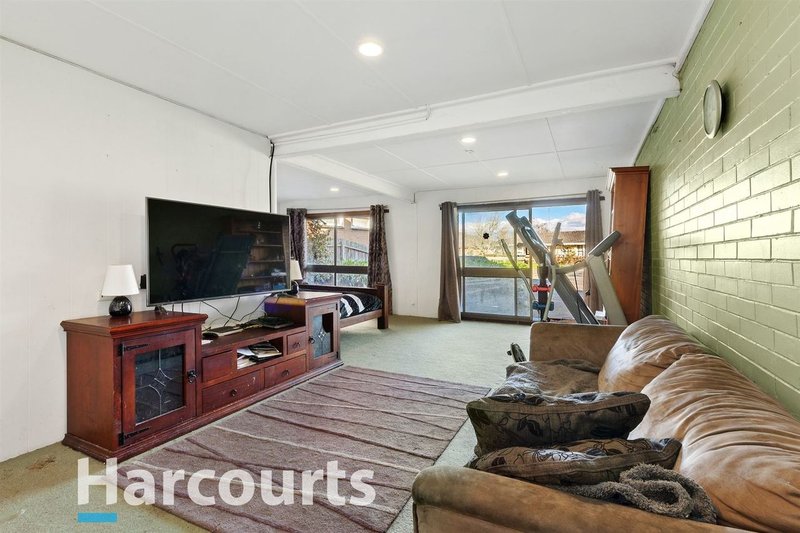 Photo - 4 Almurta Street, Alfredton VIC 3350 - Image 3