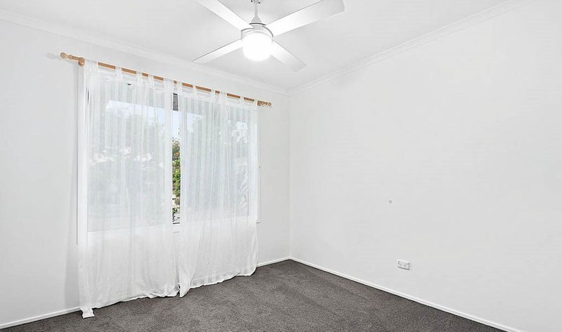 Photo - 4 Alphitonia Crescent, Sunnybank Hills QLD 4109 - Image 18