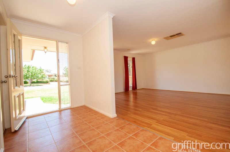 Photo - 4 Altina Court, Yoogali NSW 2680 - Image 3