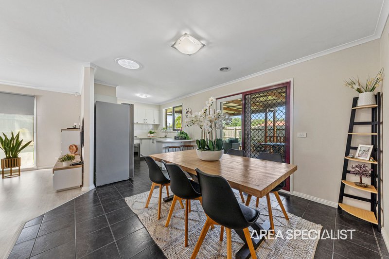 Photo - 4 Amanda Court, Pakenham VIC 3810 - Image 10