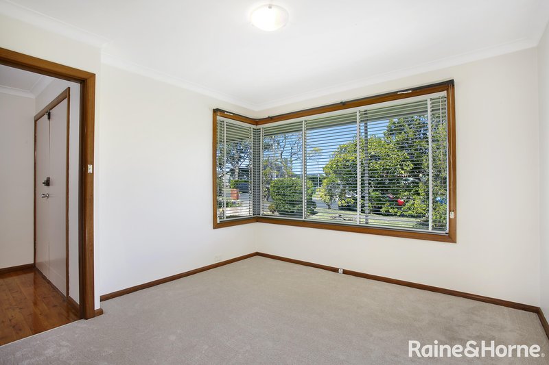 Photo - 4 Amaroo Avenue, Mount Colah NSW 2079 - Image 5