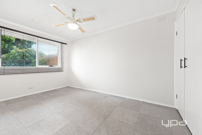 Photo - 4 Ambon Avenue, Deer Park VIC 3023 - Image 8