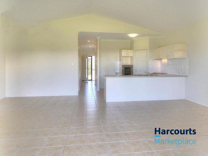 Photo - 4 Ambrose Drive, Augustine Heights QLD 4300 - Image 2