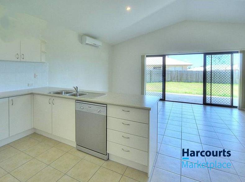 Photo - 4 Ambrose Drive, Augustine Heights QLD 4300 - Image 3