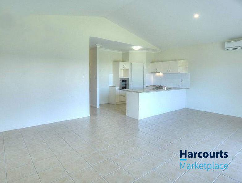 Photo - 4 Ambrose Drive, Augustine Heights QLD 4300 - Image 4