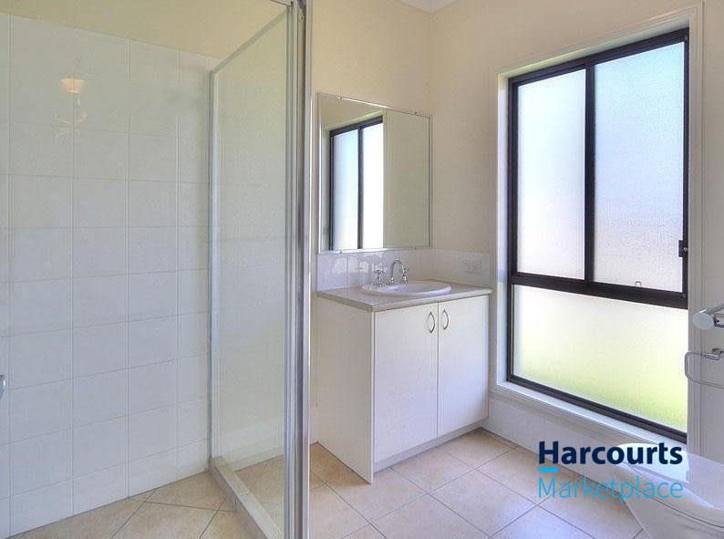 Photo - 4 Ambrose Drive, Augustine Heights QLD 4300 - Image 7