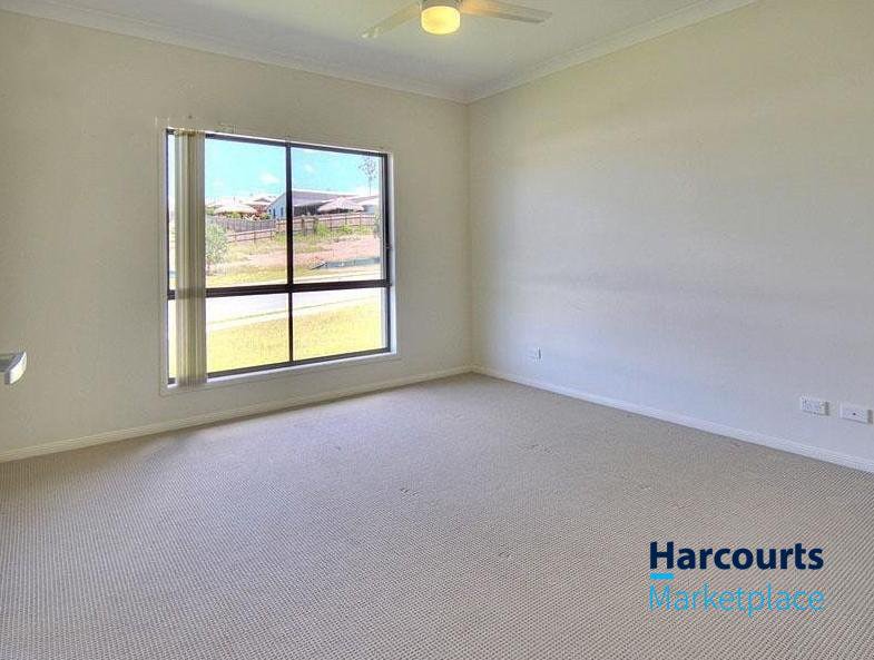 Photo - 4 Ambrose Drive, Augustine Heights QLD 4300 - Image 8