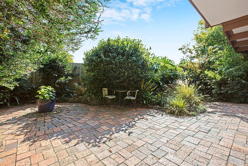 Photo - 4 Amy Court, Mentone VIC 3194 - Image 4