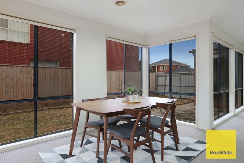 Photo - 4 Ancona Court, Point Cook VIC 3030 - Image 11