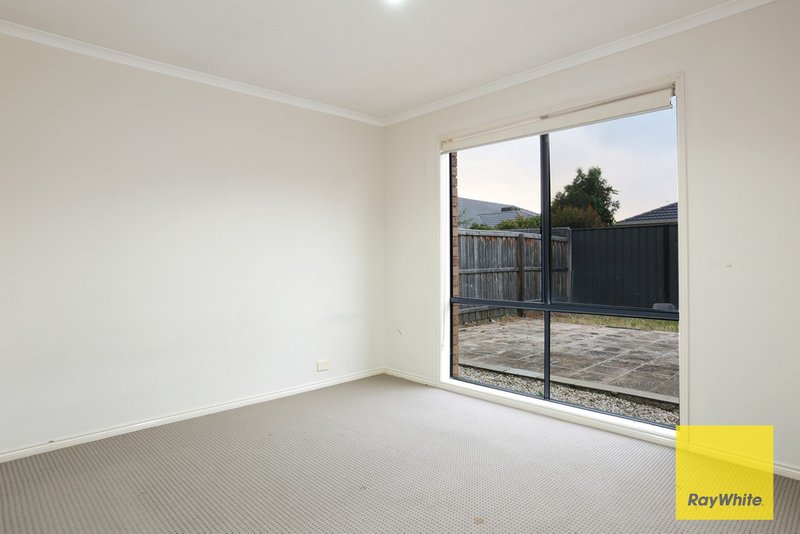 Photo - 4 Ancona Court, Point Cook VIC 3030 - Image 13