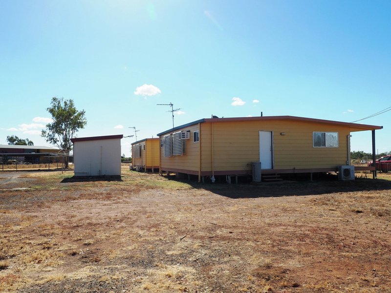 Photo - 4 and 5 Alice Street, Cloncurry QLD 4824 - Image 12