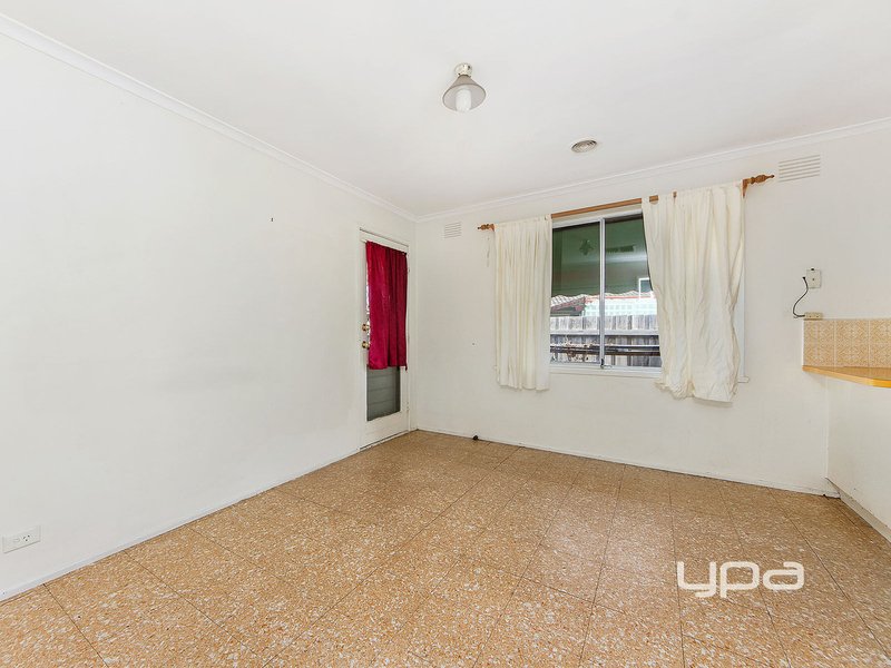 Photo - 4 Angelique Grove, Albanvale VIC 3021 - Image 4