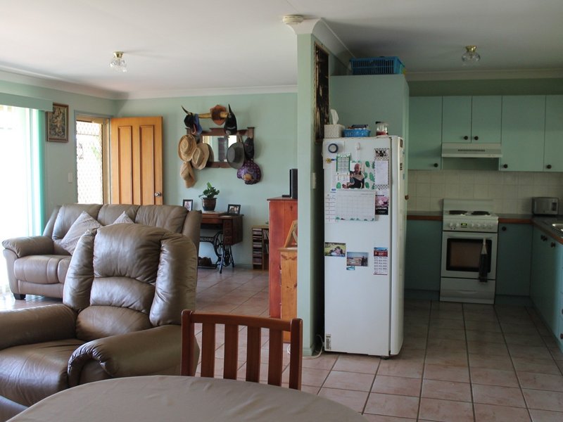 Photo - 4 Anthony Court, Summerholm QLD 4341 - Image 7