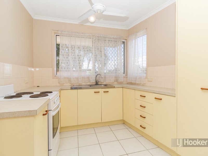 Photo - 4 Antlia Street, Regents Park QLD 4118 - Image 8