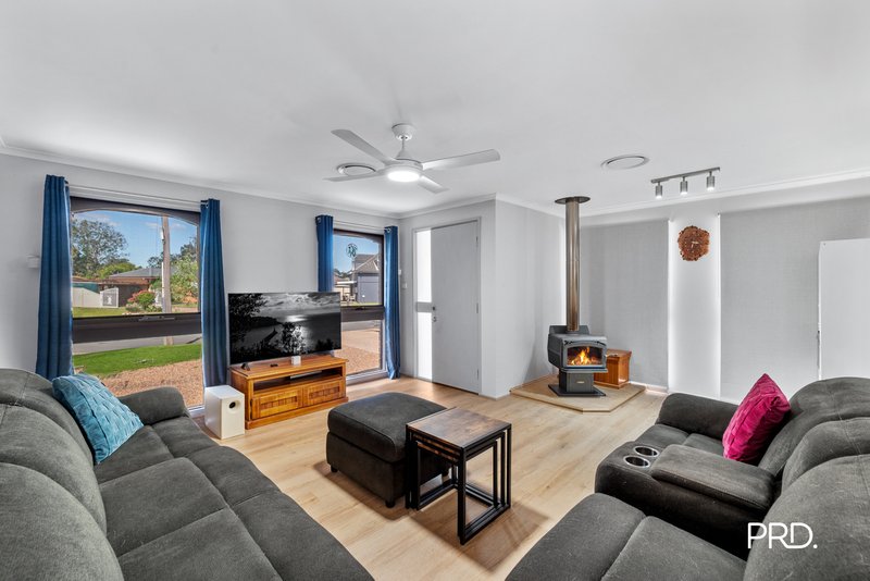 Photo - 4 Anvil Place, Jamisontown NSW 2750 - Image 2