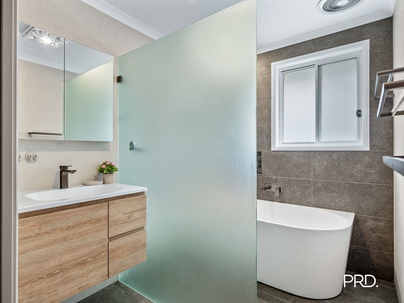 Photo - 4 Anvil Place, Jamisontown NSW 2750 - Image 9