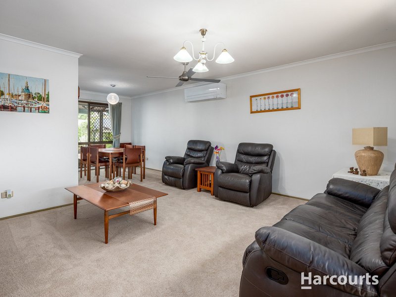 Photo - 4 Arapala Court, Carseldine QLD 4034 - Image 2