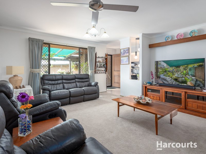 Photo - 4 Arapala Court, Carseldine QLD 4034 - Image 3