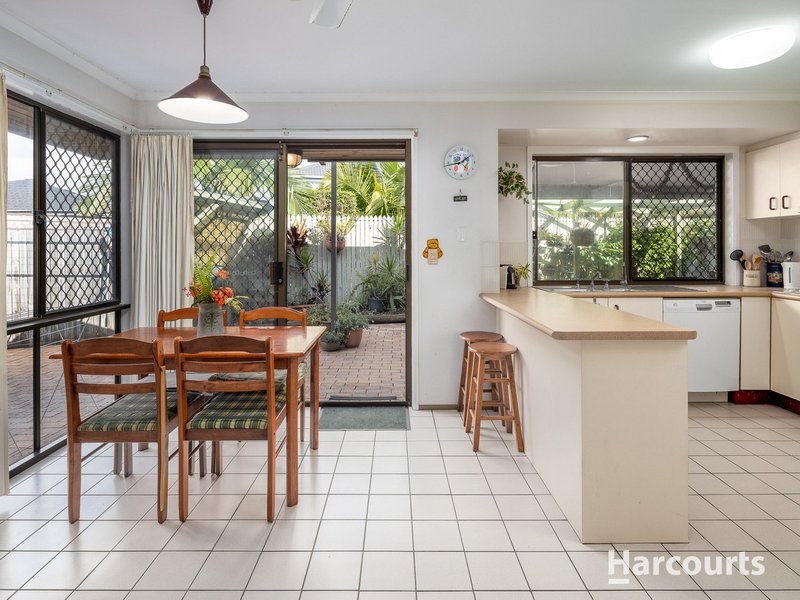 Photo - 4 Arapala Court, Carseldine QLD 4034 - Image 5